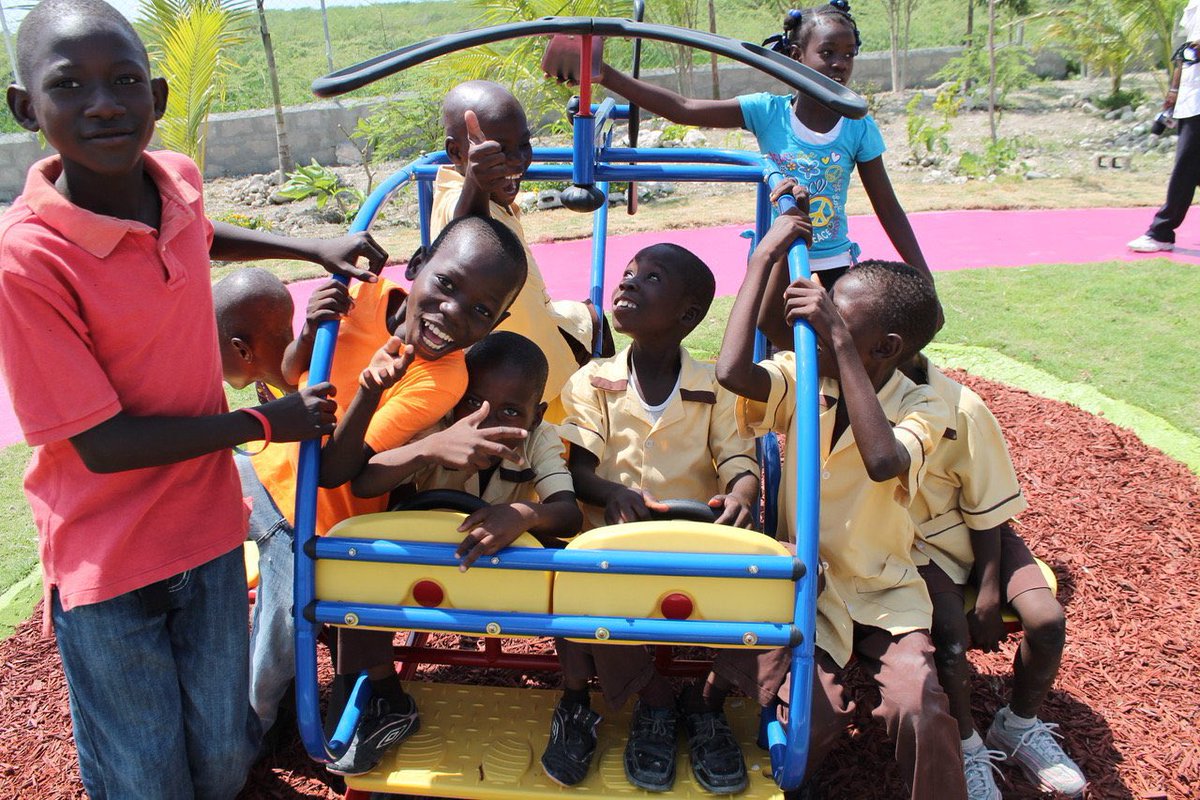 SAScharity's tweet photo. We’ve been a bit mia on Twitter but we are back, thanks to you! Visit our IG or website for latest updates and projects we’re doing for our children in Haïti https://t.co/1O3fnrU172  #sowaseed https://t.co/Xkme2d8byq