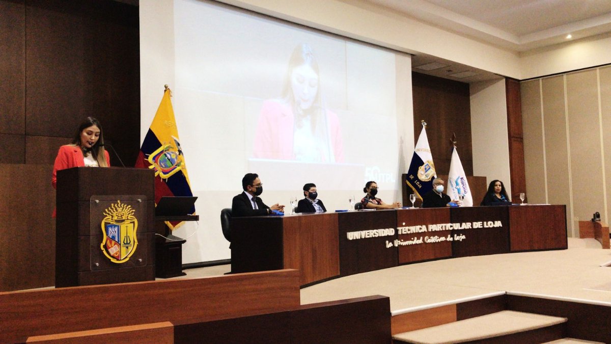utpl's tweet photo. 🤝 @VinculacionUtpl | Inauguramos el I Simposio de #SeguridadaVial junto a @ANT_ECUADOR y firmamos un convenio que nos permitirá trabajar de forma coordinada en proyectos de vinculación que beneficien a la comunidad a través de nuestra red de Observatorios de #SmartLandUTPL. https://t.co/96UWkh6EvA