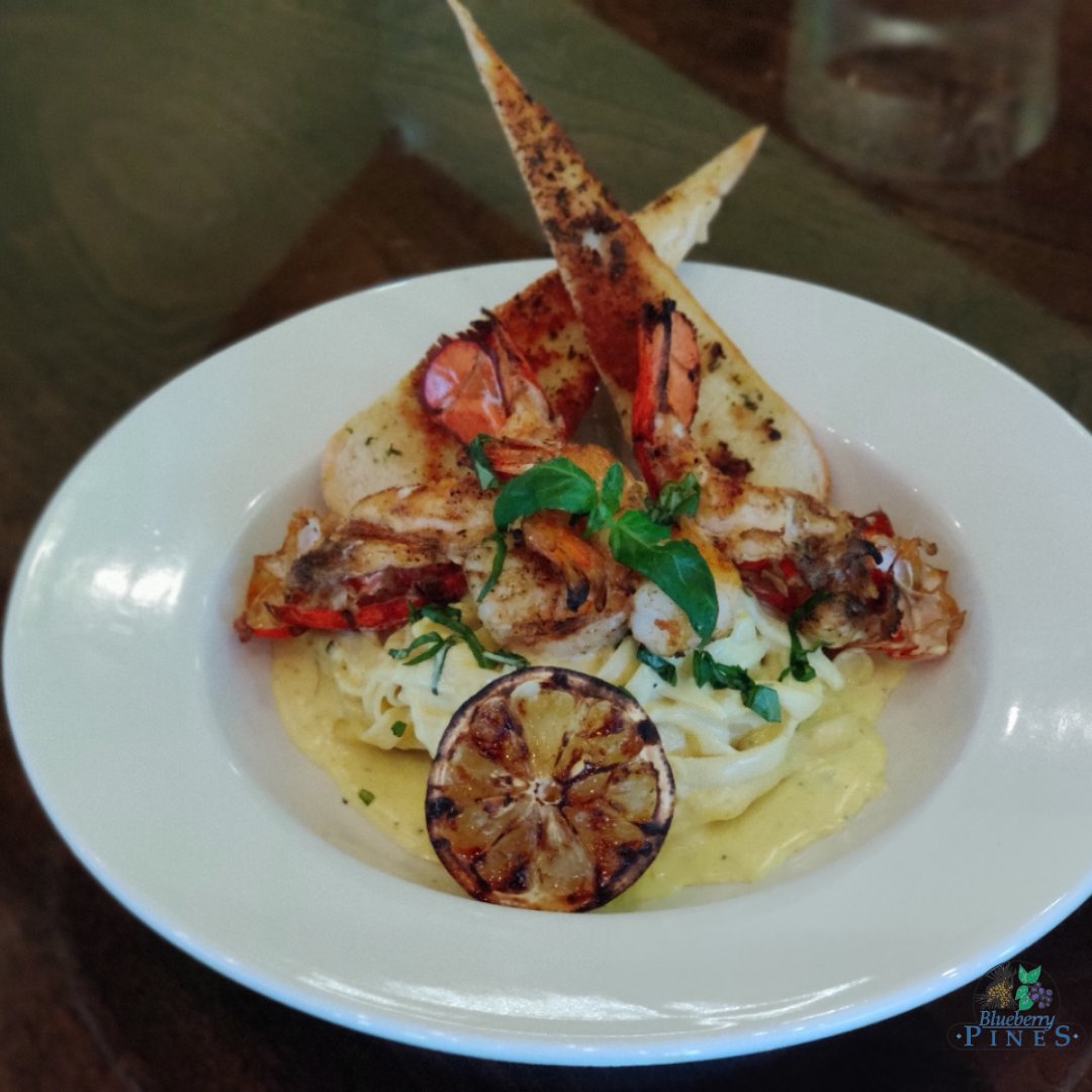 bbpgolf's tweet photo. Weekend Feature at Blueberry Pines - Lobster &amp; Shrimp Alfredo!
Grilled cold water lobster tail and 2 grilled shrimp, tossed with lemon/basil alfredo sauce &amp; garlic toast
Fall hours - Mon-Thurs 5 to 8, Fri-Sun 11:30 to 8
#blueberrypines #feature https://t.co/qvZWGaqT8U
