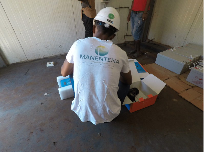 ManentenaF's tweet photo. Connaissez-vous les #valeurs qui définissent #Manentena et qui nous encouragent à donner le #meilleur de nous-mêmes chaque jour ?

Rendez-vous ici : https://t.co/ei6h1peAPB

#construction #environnement #maintenance #engagement #économie #humanitaire #Madagascar #entraide #bourse https://t.co/YLdIA13HBt