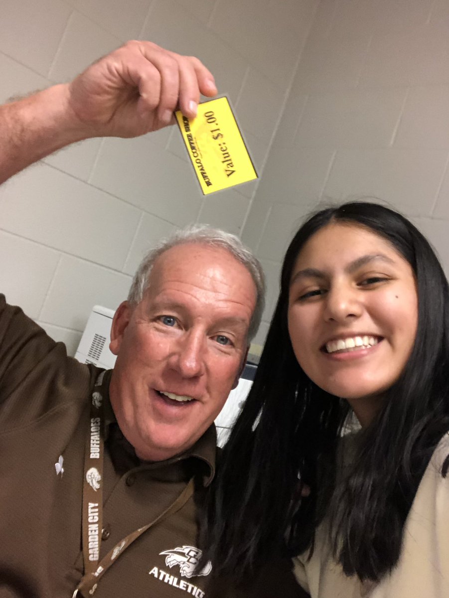 heyyojo4's tweet photo. This is the kind of content I am here for 👇🏻 @MrsBailey_GCHS and her volleyball girls are spreading the love throughout GCHS with the #devioussips not #deviouslicks challenge. Giving staff members a free coffee ☕ to @buffcoffeeshop #iteachgc https://t.co/WfrTPI487y