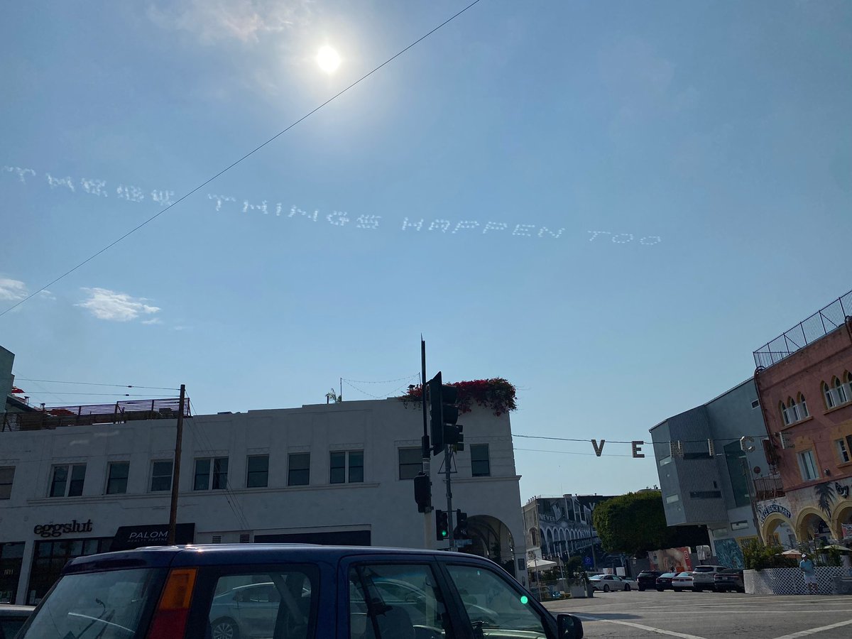 G_Eazy's tweet photo. LA LOOK UP https://t.co/BMNTS0yqF0
