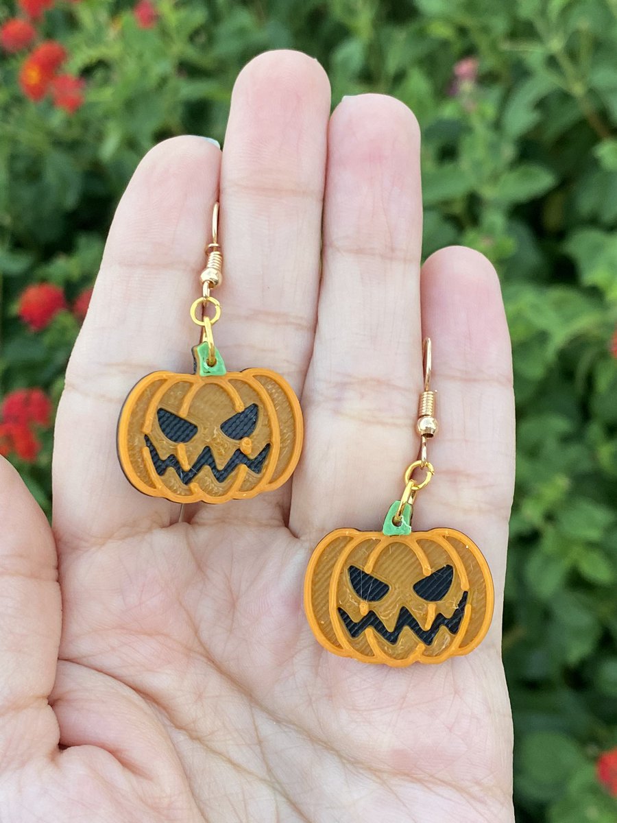 cuteberryjwlry's tweet photo. @KysHandDesigns @catbirdandteaco Hi there, I’m Simone and I make cute and colorful jewelry!! 😊😊 Check out my website https://t.co/xd9ZDGiQvt https://t.co/huTvQ2tLZN