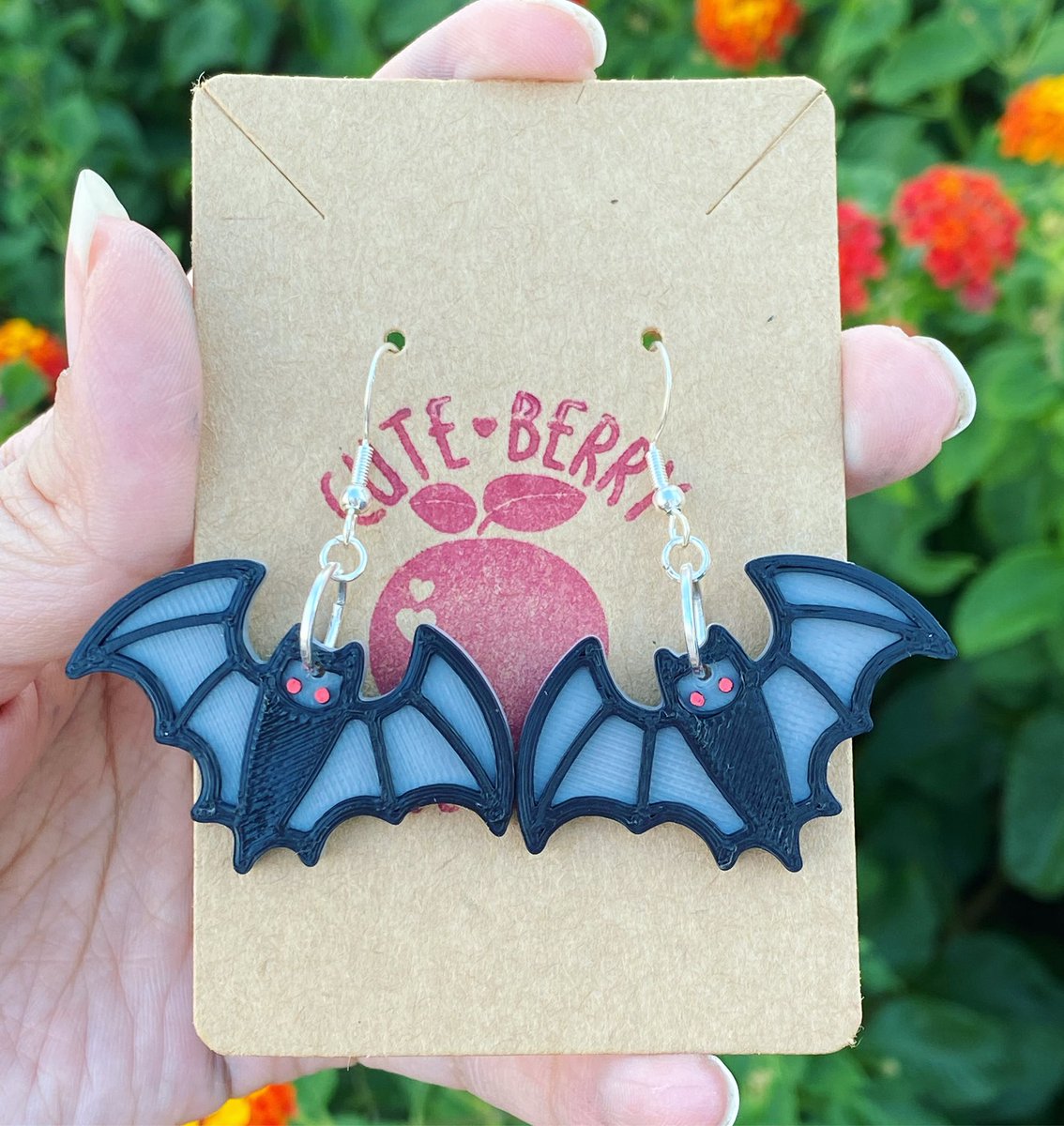 cuteberryjwlry's tweet photo. @KysHandDesigns @catbirdandteaco Hi there, I’m Simone and I make cute and colorful jewelry!! 😊😊 Check out my website https://t.co/xd9ZDGiQvt https://t.co/huTvQ2tLZN