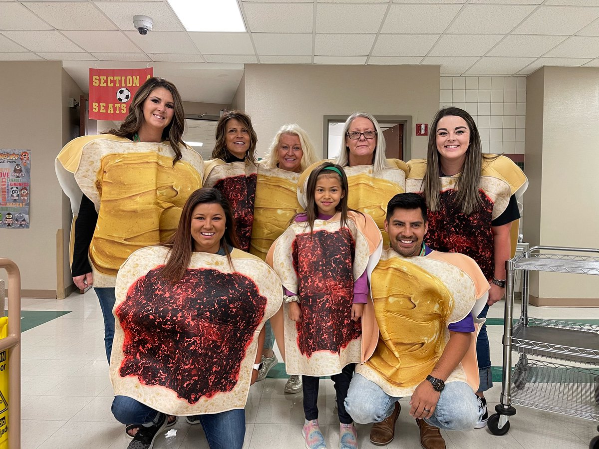 It was peanut butter jelly time in third grade!!! We had a huge cross curricular day with procedural writing on how to make a pb&amp;j to making bread in science! Our team and students had so much fun! 🍞<a href="/jairomtz23/">Jairo Martinez</a> <a href="/PYAdams87/">Paula Adams</a> <a href="/swannmath3rd/">Kim Swann</a> <a href="/VargasSTEAM/">Crystal Vargas</a> <a href="/LeslieSTEAM/">Michelle Leslie</a> <a href="/DebMillerGISD/">Deb Miller 🐈 🐾</a>
