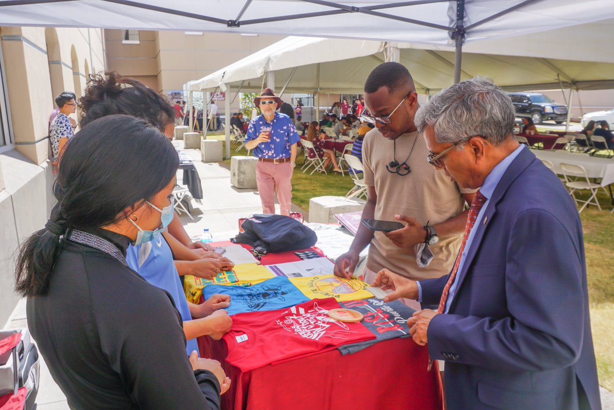 reddi_lakshmi's tweet image. Had a wonderful time at our Engineering Alumni Cookout earlier today. I’m glad many of you were able to join us in Las Cruces this time around. #NMSUengineering