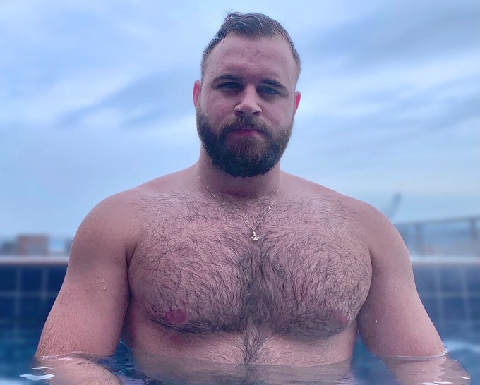 Come on in, the water&rsquo;s fine 💦 https://t.co/Em7IFUMm4T<a href="/tag/10yearchallenge"class="tags"><span>#10yearchallenge</span></a>
