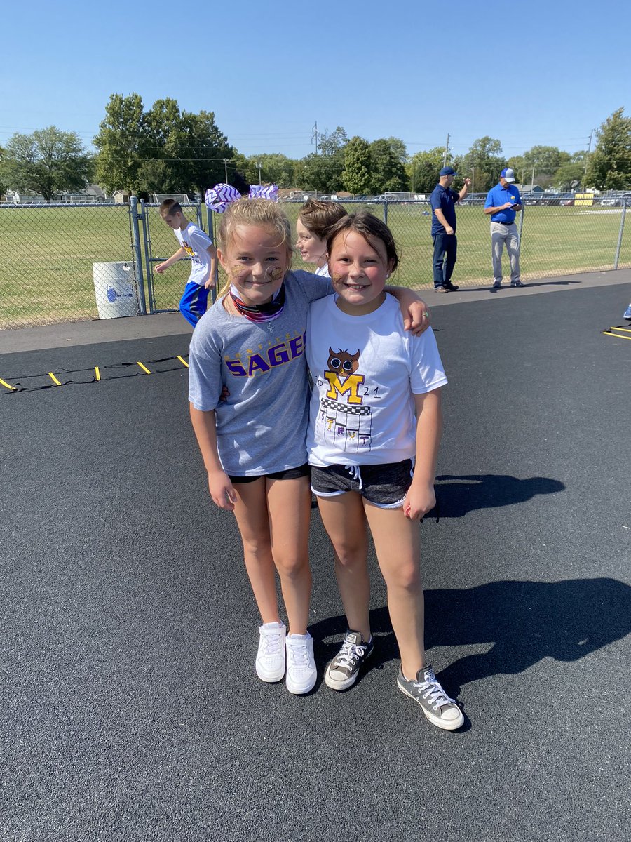MrsTaylor1721's tweet photo. My first Sages Strut was a super fun because of these people! Thanks @MontILPTO! #itsagreatdaytobeasage https://t.co/kOBApbcjNw