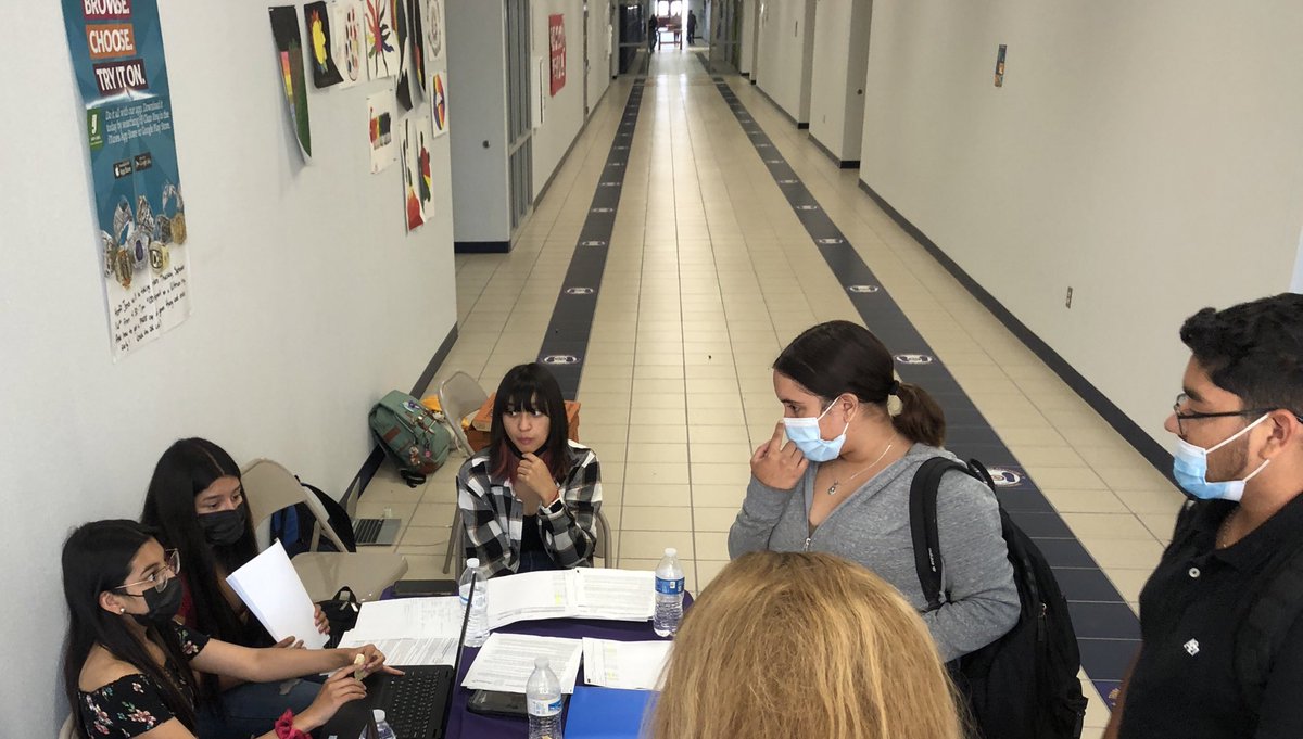 LozanoSEHS's tweet photo. Today @SEstuco19 had our 🩸 fall blood drive with @Vitalant! Thank you @SanElizarioHS for helping us exceed our goal and donating 73 pints of blood. Together we saved 219 lives 🤗.  #SEHStheBest https://t.co/38L2l6b0RW