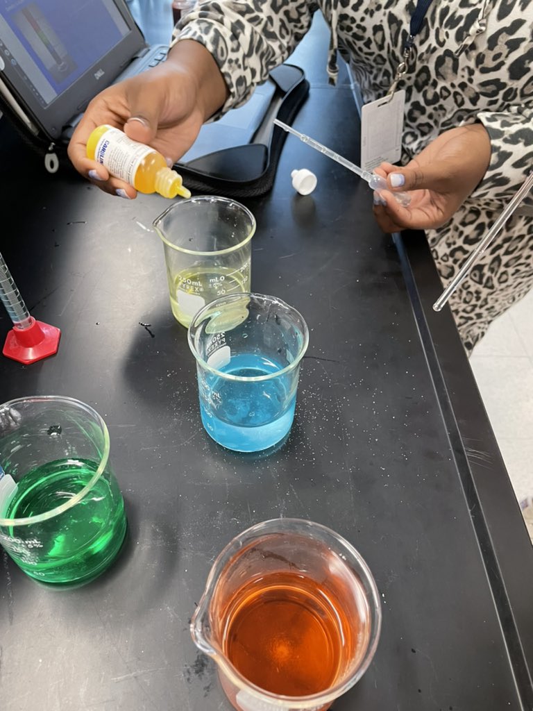 CatMomWV's tweet photo. It’s so exciting to be back in the lab with all of my kids!! #BengalScience #MarineScience @BlythewoodHigh #EarnYourStripes https://t.co/g9N6VOMDhd