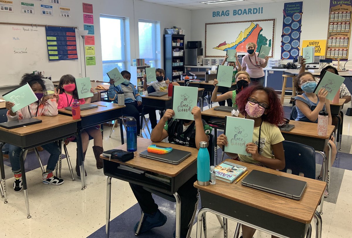 ITRTtinytech's tweet image. A new year of kindness classes kicked off this week! We had a great time setting up our kindness journals and reflecting on kindness in the world. A special thanks to @RobCardwellCBS6 with @CBS6 News for visiting our  lessons, too! @HanoverSchools