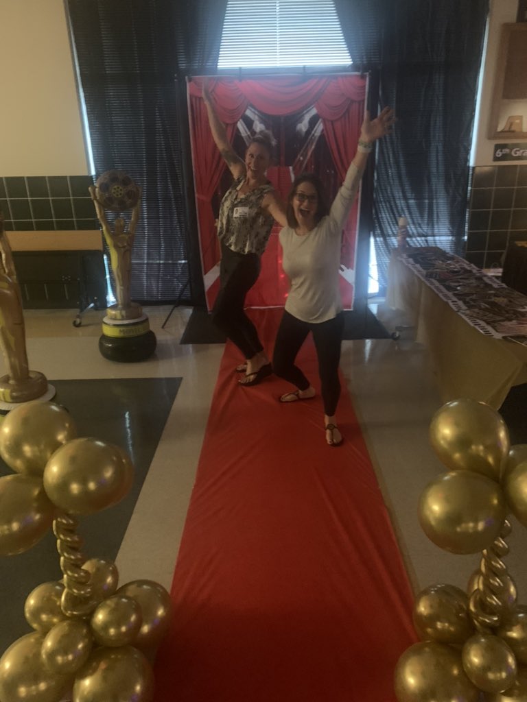 KtheJdose's tweet photo. Husky Glow Out!
Thanks Hunt MS PTA! https://t.co/Ekz15fH9Kn