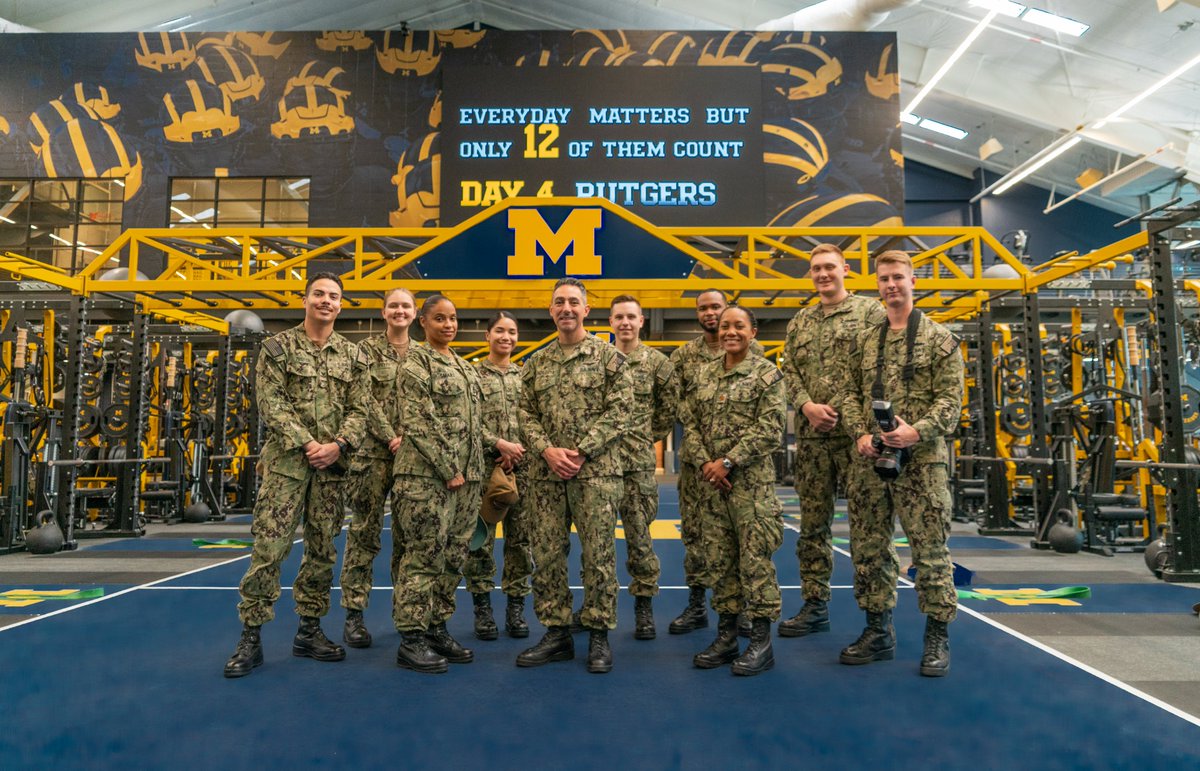 UMichFootball's tweet photo. We would like to thank the crew of the USS Gerald R. Ford for coming to visit us today.

We appreciate your service to our Country. 🇺🇸

#GoBlue https://t.co/TcYxtRGJPO