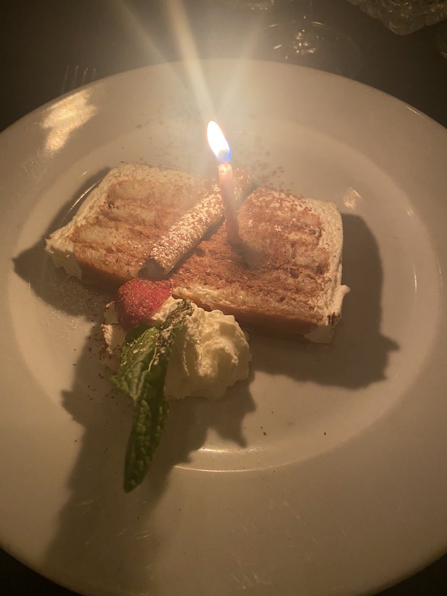 nickipinelli's tweet photo. Great Birthday in Michigan with @KevinjR4. 💕💕💕 https://t.co/cFazEXt46N