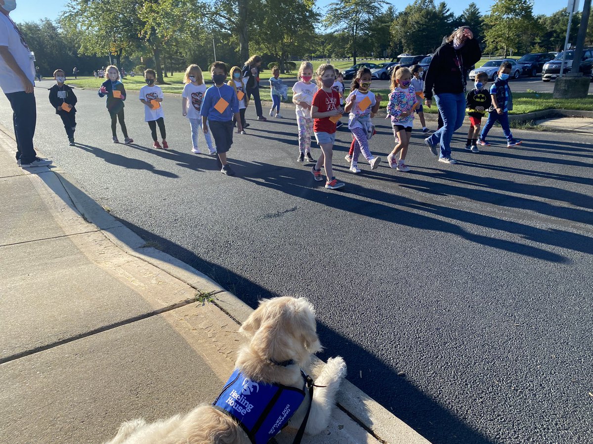 ALG_LCPS's tweet photo. Expect nothing. Appreciate EVERYTHING! Thank you to our PTA, parents, community and sponsors.  #bobcatstrong #proudtobeabobcat #algwalkathon https://t.co/5SnEj9bQ3d