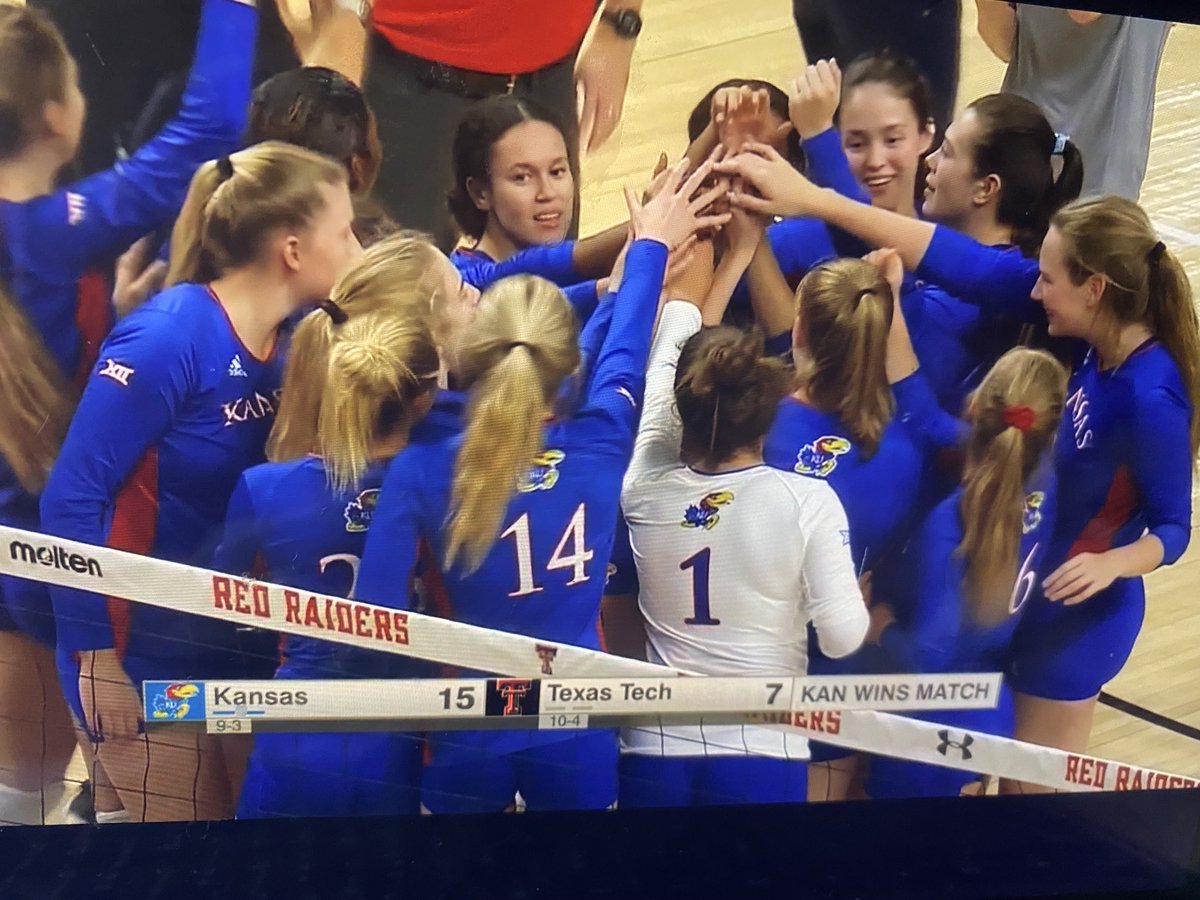 KU_SAWellness's tweet photo. Rock Chalk💙❤️- way to rally ⁦@KUVolleyball⁩ https://t.co/7Bw1ZGPBKd