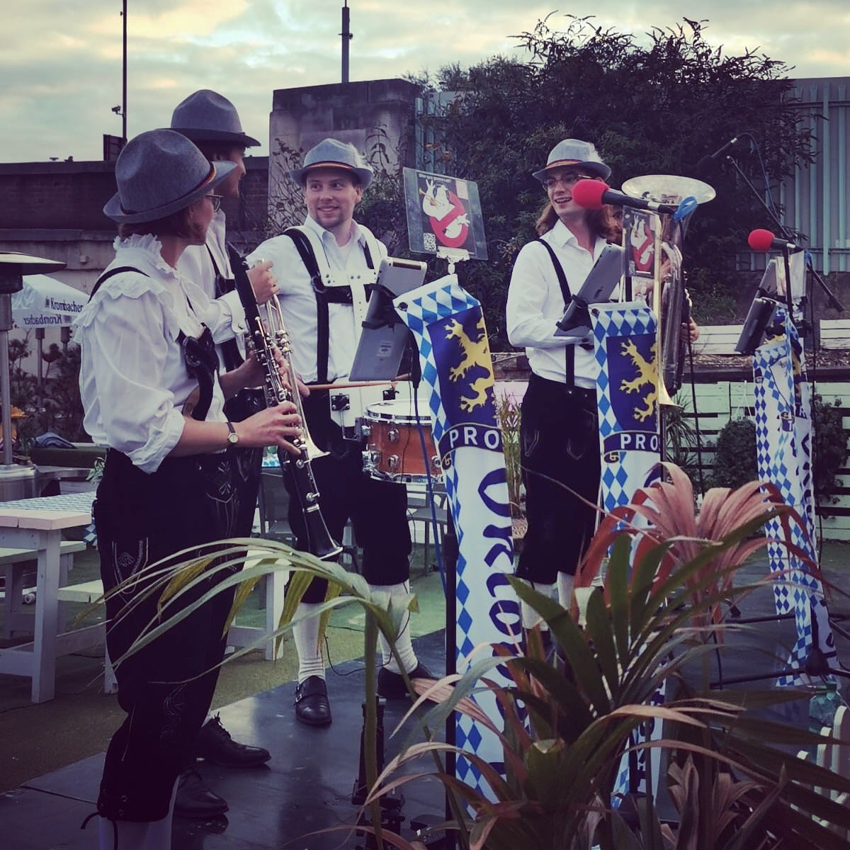 ProstbustersUK's tweet photo. #oompahbandlondon #Oktoberfest2021 @NeverlandLondon #fulham https://t.co/NHq8ebG0eD