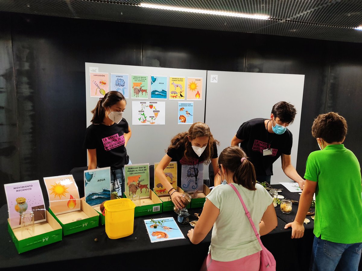 phenogirl's tweet photo. Doing #outreach is exhausting but I believe that also a fair payback to society. We also had great fun explaining #seed dispersal to children, which were all super smart! @CaixaForum #TEMPNET #NIGHTspain @ebdonana https://t.co/69yKIVQQoA