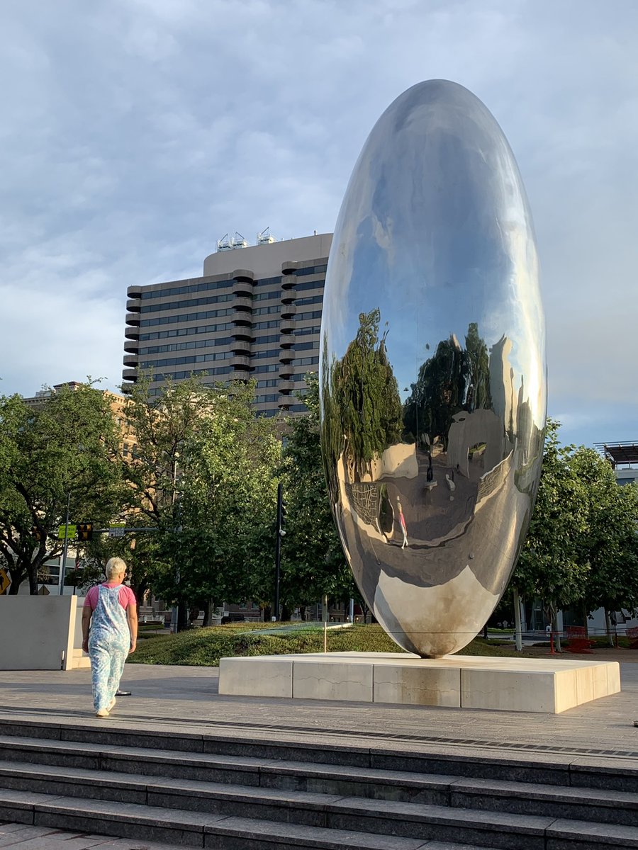 SANDRAOROPEZA's tweet photo. Aprovechando una desmañanada, el sol y una obra de arte #CloudColumn
.
.
#TB #Houston #museo #mañana #idayvuelta #viaje #conociendo #posando #posona #inventada #museum #morning #trip #knowing #pose #cloudcolumnhouston https://t.co/6O6aimJOp7