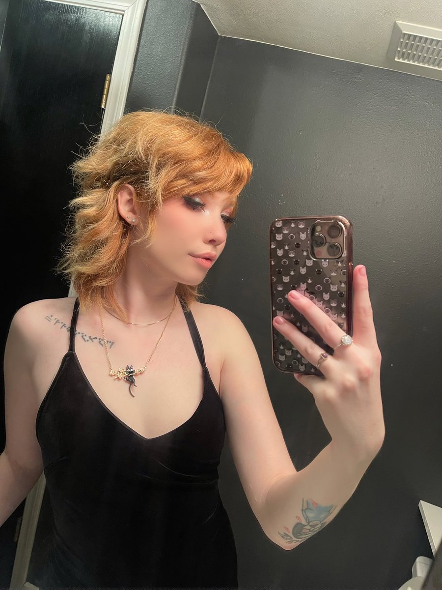 gingerxbee's tweet photo. rent free https://t.co/HKc8ujIsxu