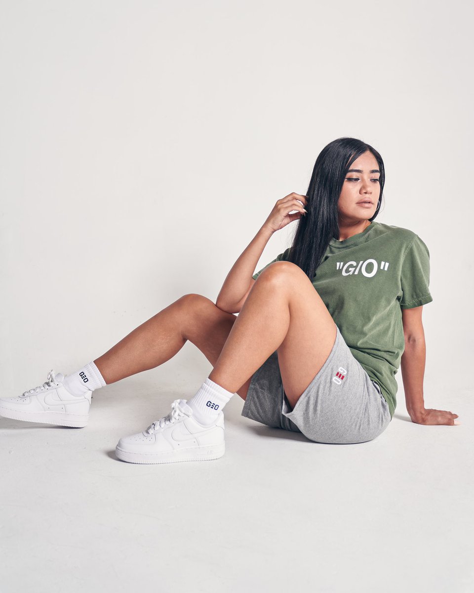 gioinparis's tweet photo. This is my “THE OFF__ COLLECTION” my 3rd collection officially available, I want to thank my models for being part of this new drop💚🖤 My athletic clothing brand is called GIIIOBRAND click the link to purchase https://t.co/taMVzLEult 
@GIIIOBRAND2 https://t.co/cNYg7vy8LV