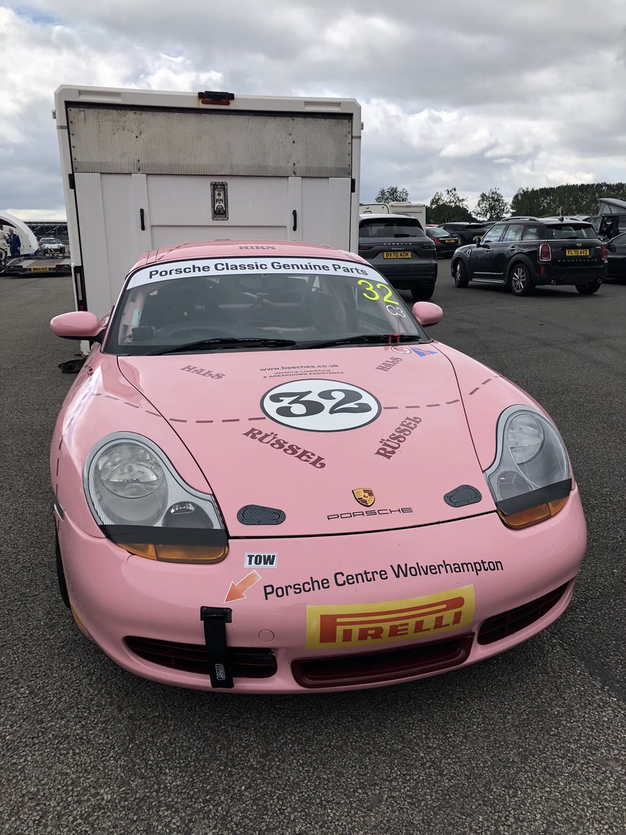 PorscheSauce's tweet photo. The pink one β¦. #boxstercup https://t.co/KOwczf1yc9