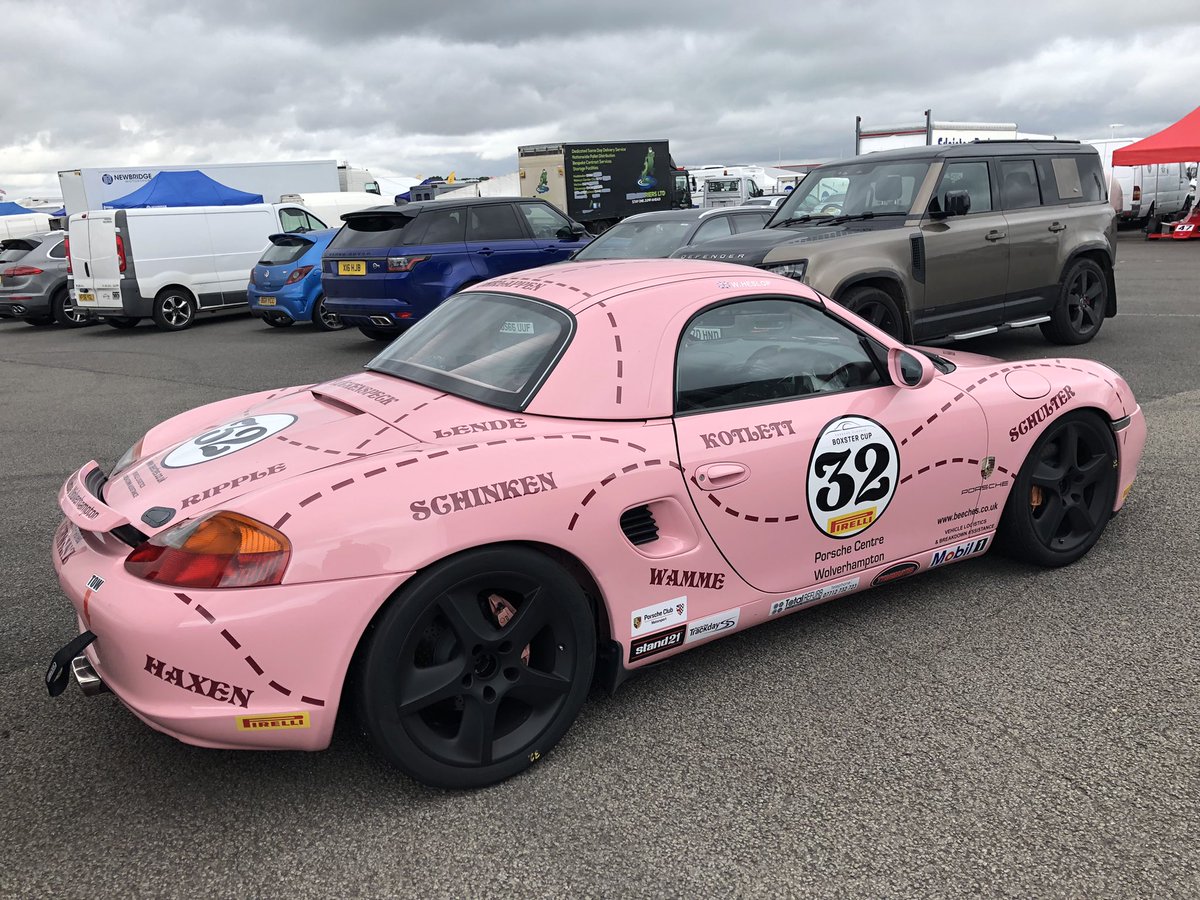 PorscheSauce's tweet photo. The pink one β¦. #boxstercup https://t.co/KOwczf1yc9