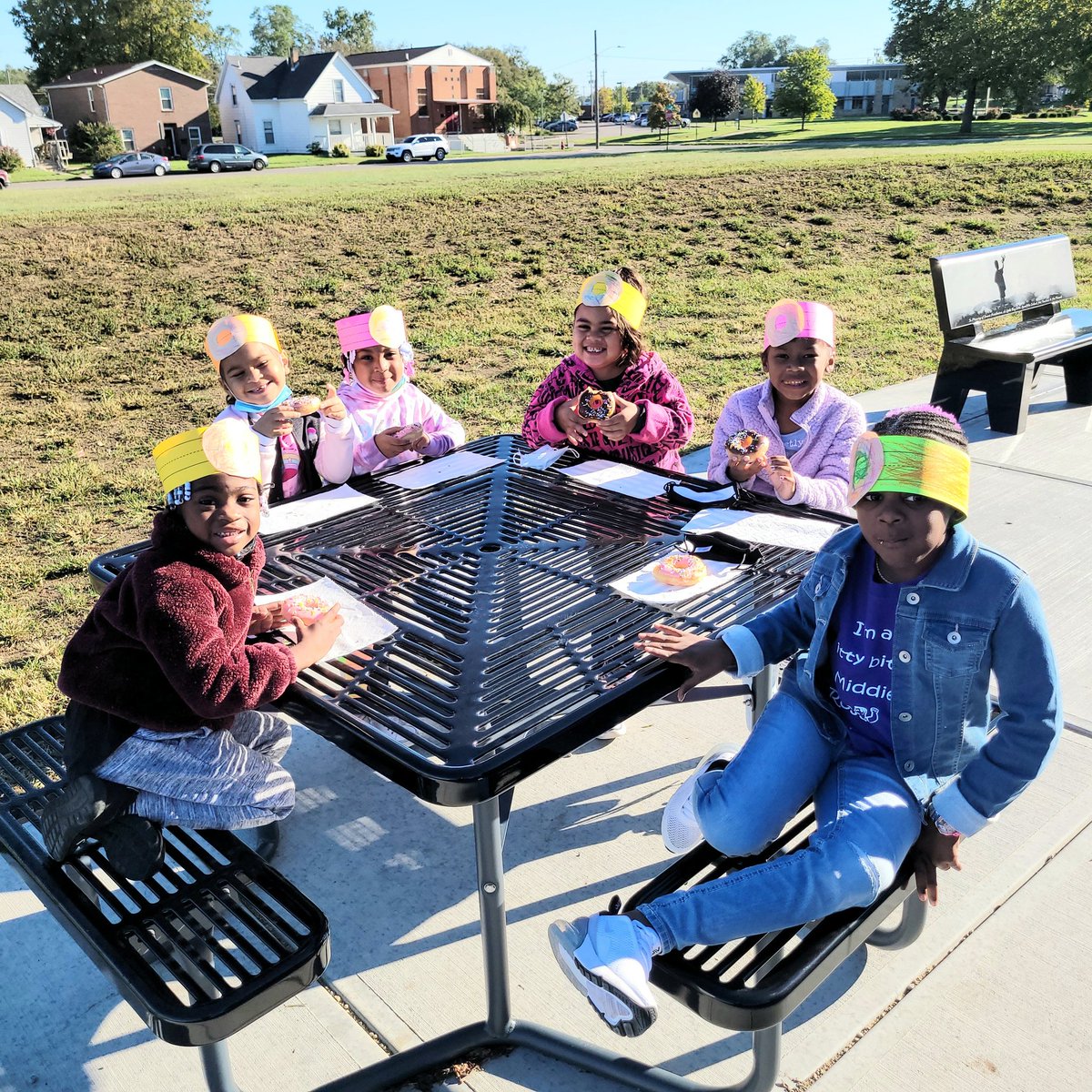 Mrs. Alicia Lewis tweet media