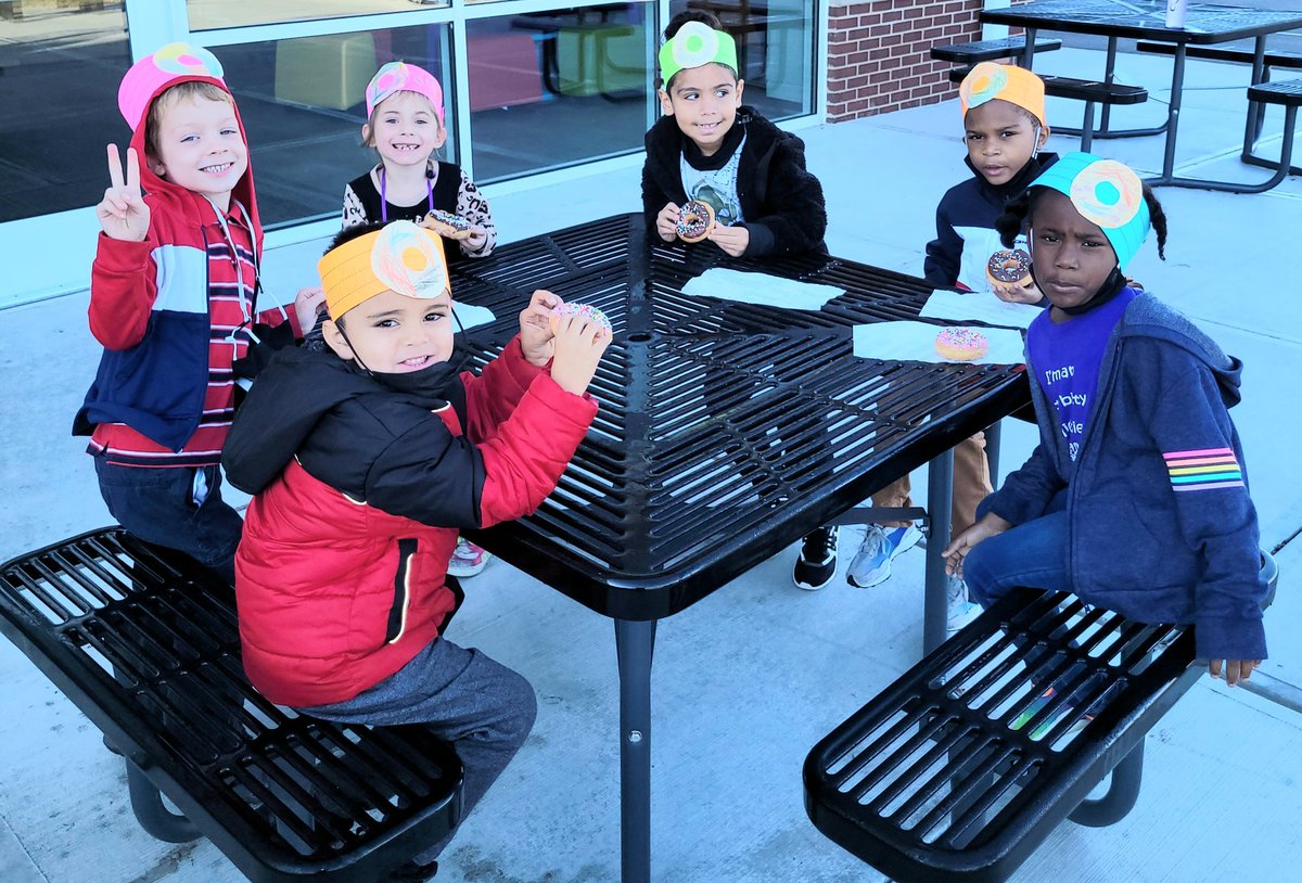 Mrs. Alicia Lewis tweet media