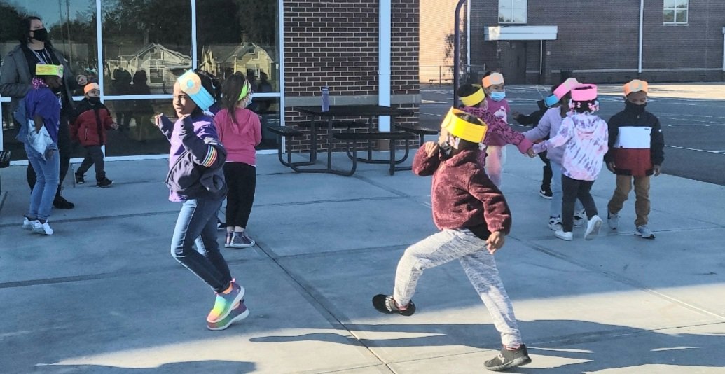 Mrs. Alicia Lewis tweet media