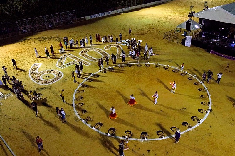 ComisionVerdadC's tweet photo. Víctimas del conflicto, artistas y comunidad en general participaron en el encuentro ‘La memoria del viento’ donde se realizó la conmemoración para la dignidad de las víctimas del conflicto armado en Barrancabermeja, Santander. ► https://t.co/vK8KZ0tHQm https://t.co/W3DvrZf3Kb