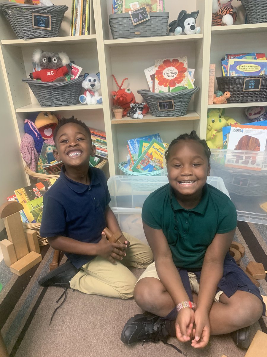 Friday Fun Day centers in room 217 today! My heart melts when they say they don’t want to leave at the end of the day. 🥰 <a href="/DicksonTigers/">E.R. Dickson Tigers</a> @PrincipalERD