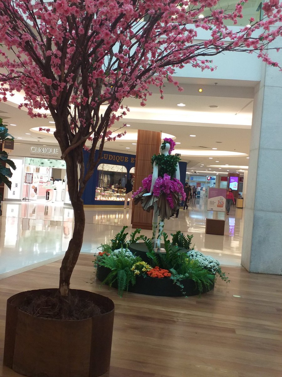 monnerat_clara's tweet photo. Spring decoration at the mall part 2:

#decoration #spring #springdecoration https://t.co/zt0ZnEResO