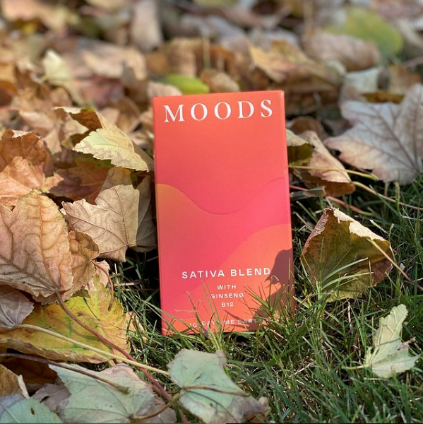 moodscanna's tweet photo. 🍂Fall in love with Moods Sativa.
Our Daytime blend of ginseng and B12 herbal extracts cannabis mist is perfect for getting you energized for your day. It’s also 💯 organic!
#moodscanna https://t.co/uxfzwySyoC