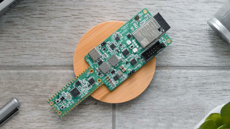 Hacksterio's tweet image. .@UDOO_Board unveils dual-chip RP2040 and ESP32 edge AI KEY board — launching at just $4! bit.ly/39DlQ6S