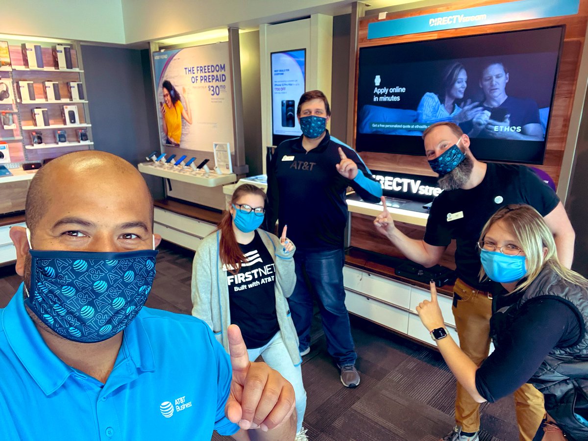 Great visit with <a href="/Kim_A_Thompson/">Kim Thompson</a> and the #KimPossibles at Quaker today. They were on the hunt for more Business experts today! <a href="/DennisJFosterJR/">Dennis Foster</a> <a href="/stephenvergine/">Stephen Vergine</a>