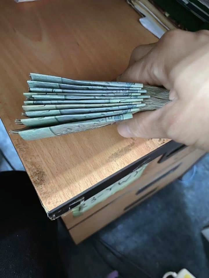 MoiSuet tweet picture