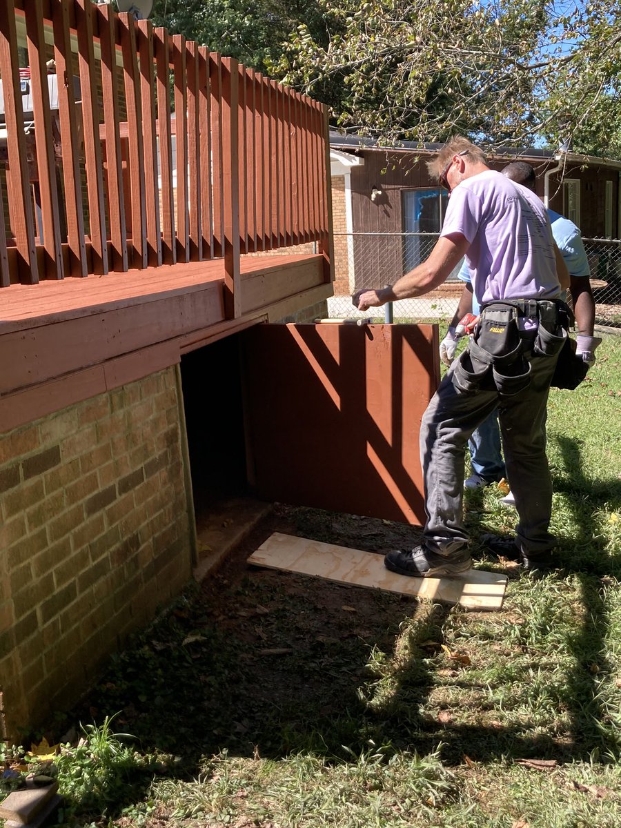 PatCothamMeck's tweet photo. “Ma’am, You need your deck repaired, painted and a crawl space door replaced? Yes, Realtors can do that for you!” @canopyrealtor @REBIC @KGWalk #RealtorCareDay https://t.co/oBCsEvBotX