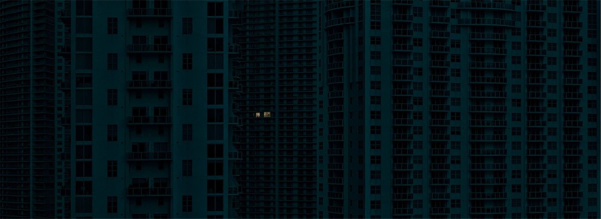 kotecinho's tweet photo. a deep look at the loneliness of the global cities 
as it appears during the blue hour

📸 Aristotle Roufanis https://t.co/WlNxUuoSid