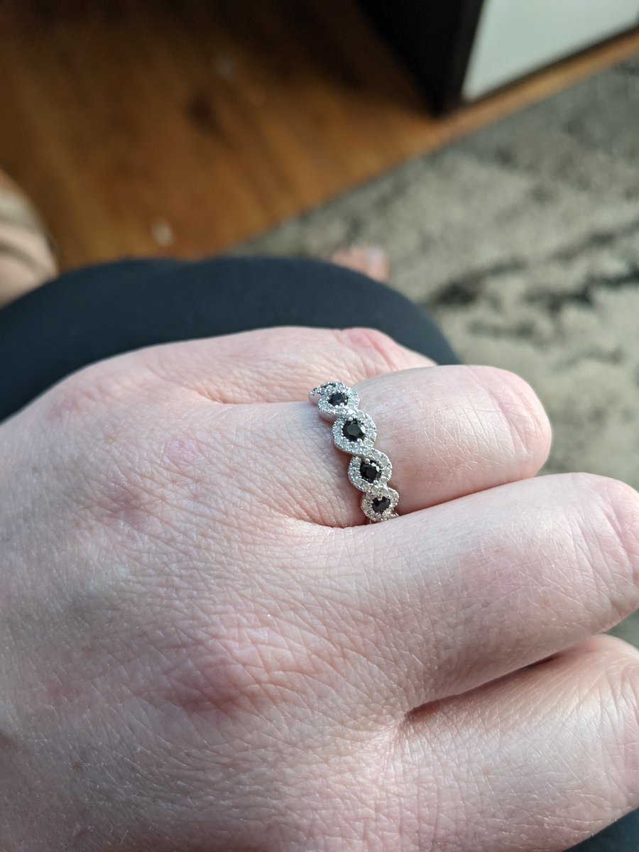 SamuelAnimation's tweet image. I proposed to @AriSeoks today! Disguised it as a birthday surprise inside a Dark Souls video. (think I fooled her) 
youtu.be/vPQPUqqZtkc