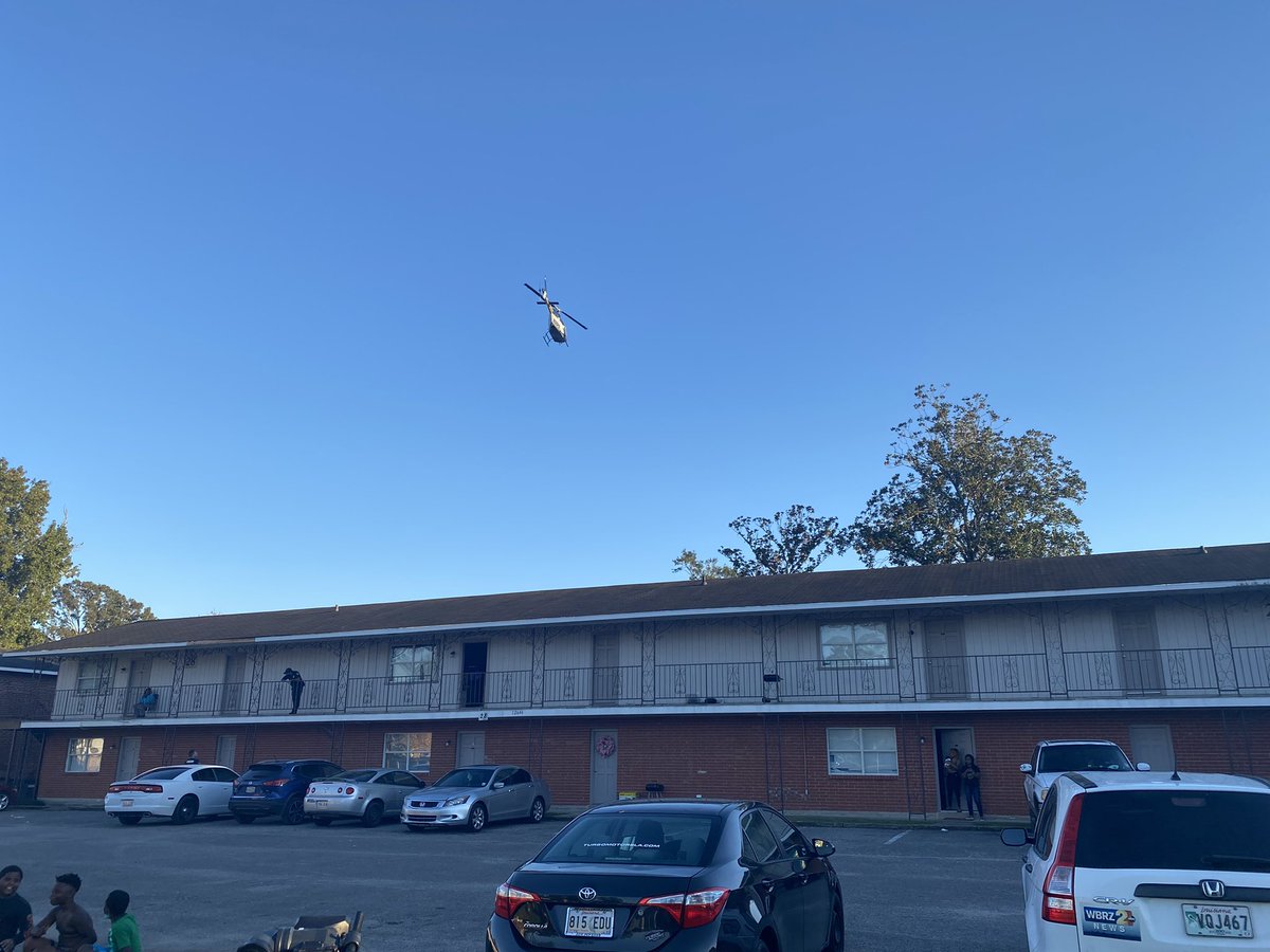 PRobinsonReport's tweet photo. BREAKING: Baton Rouge Police are searching for a missing 2-year-old. Her name is Neveah Allen.

Police say she wondered off from this apartment complex on W La Belle Avenue. Helicopters are out to help with the search. @WAFB https://t.co/0Wc7skmvis