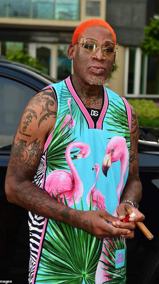 Dennis Rodman modela el uniforme de los Cangrejeros de Santurce City Editio...
