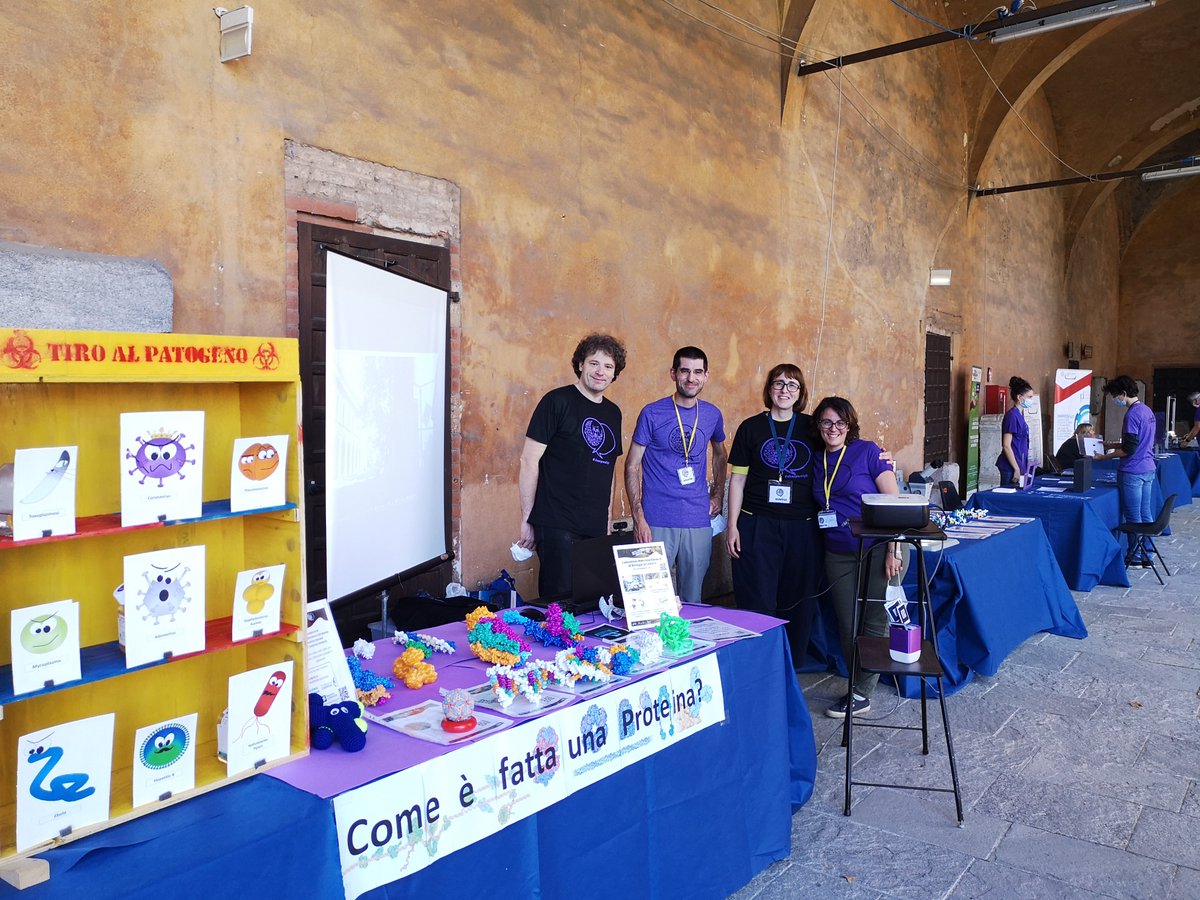 fornerislab's tweet image. Lots of fun and so many people, discussing #proteins #structuralbiology @sharpernight @unipv @DBB_UniPV @fra_magnani @luigi_scietti