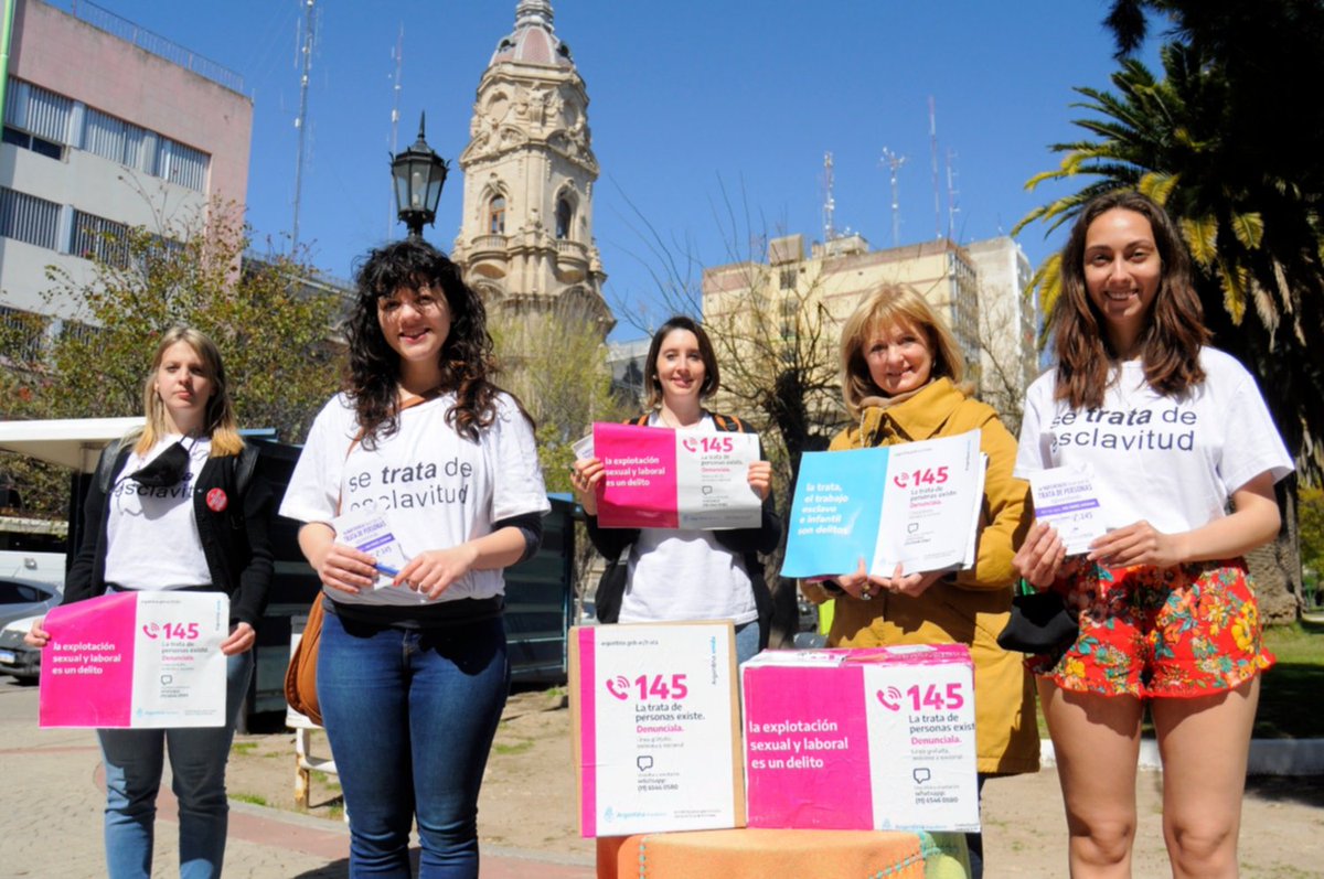 ParemosLaTrata's tweet photo. Finalizamos la semana de sensibilización con motivo del Día Internacional contra la Explotación Sexual y la Trata de Personas con actividades de las Mesas Interinstitucionales y de Organizaciones que acompañamos o promovimos desde la Dirección Operativa.

#ArgentinaSinTrata https://t.co/iEepaGCmaj