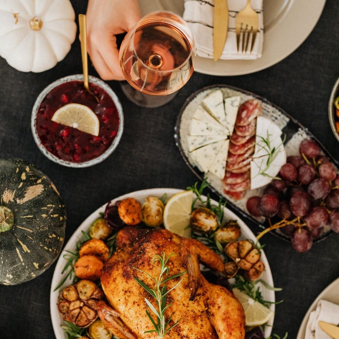 Thanksgiving just got a whole lot easier with <a href="/CAVUKitchenBar/">CAVU Kitchen Bar</a>'s Turkey-to-Go menu! Check it out here: bit.ly/3o7ueDY 

#Thanksgiving #turkeytogo