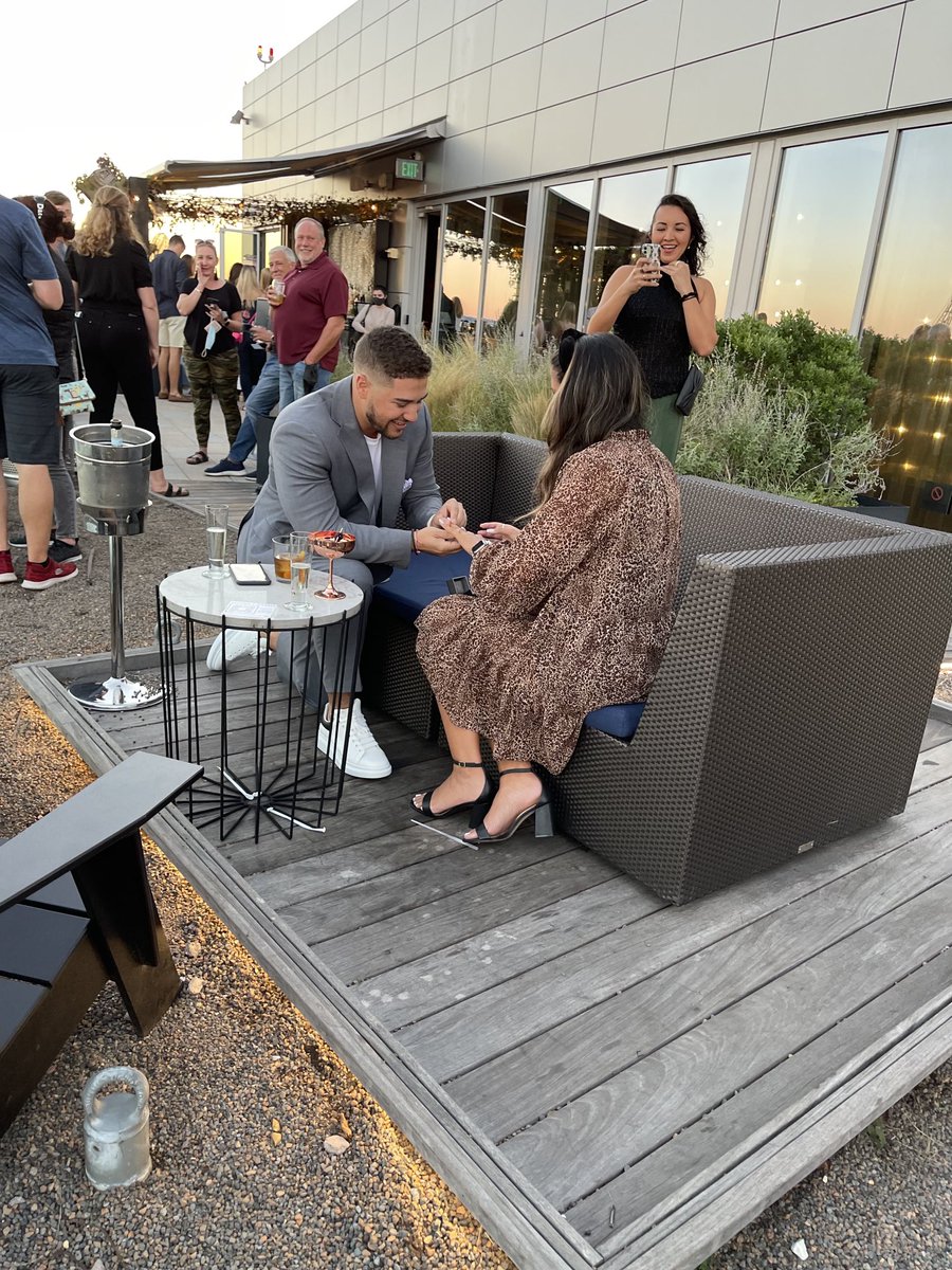 NITRAMCIN's tweet photo. She said yes 💍 ⁦@maluveltze⁩ #forlife https://t.co/BCSUlzIAhU