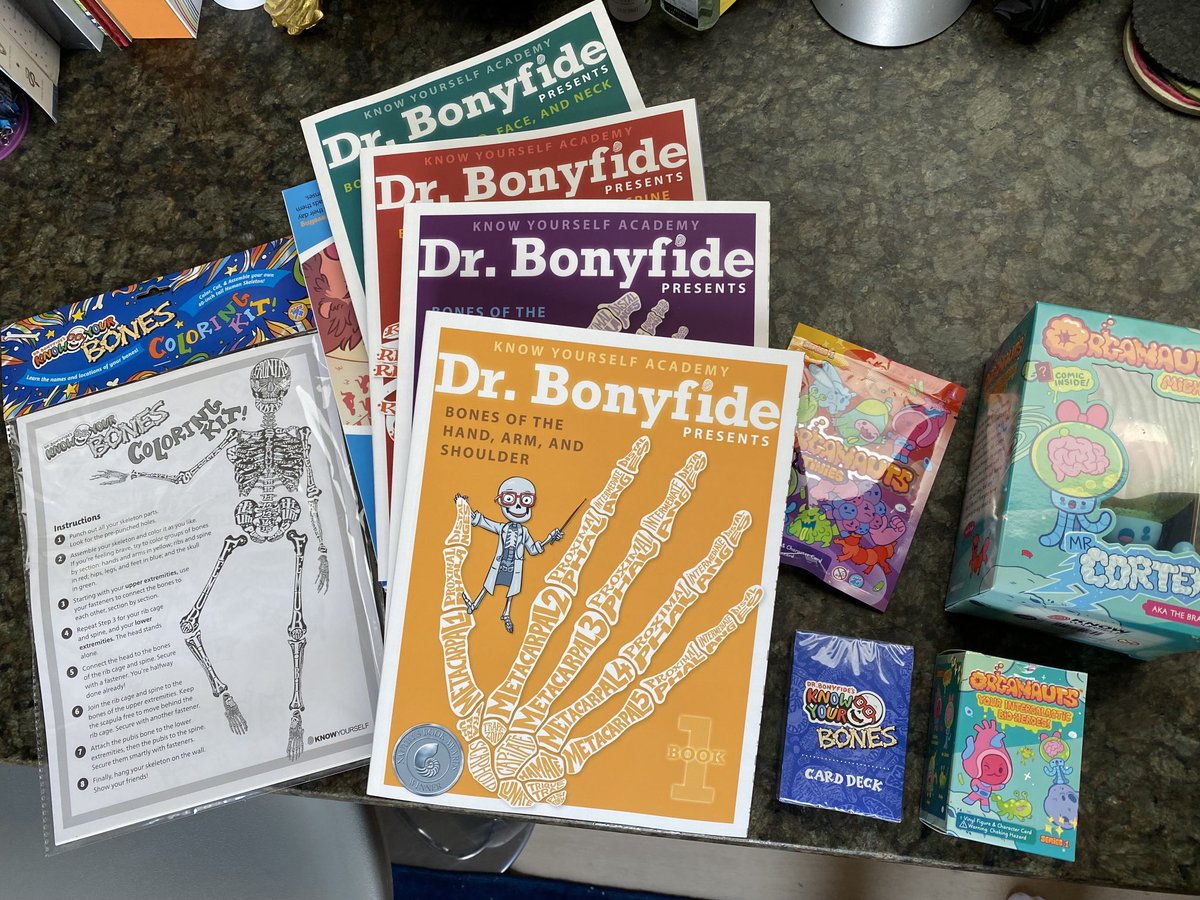 I just got the coolest package of educational goodies from ⁦<a href="/KnowYourselfOAK/">Know Yourself</a>⁩. Anatomy nerd, anyone? Or just want your kids to have fun learning? I highly recommend. Makes me wish I was 10 again.