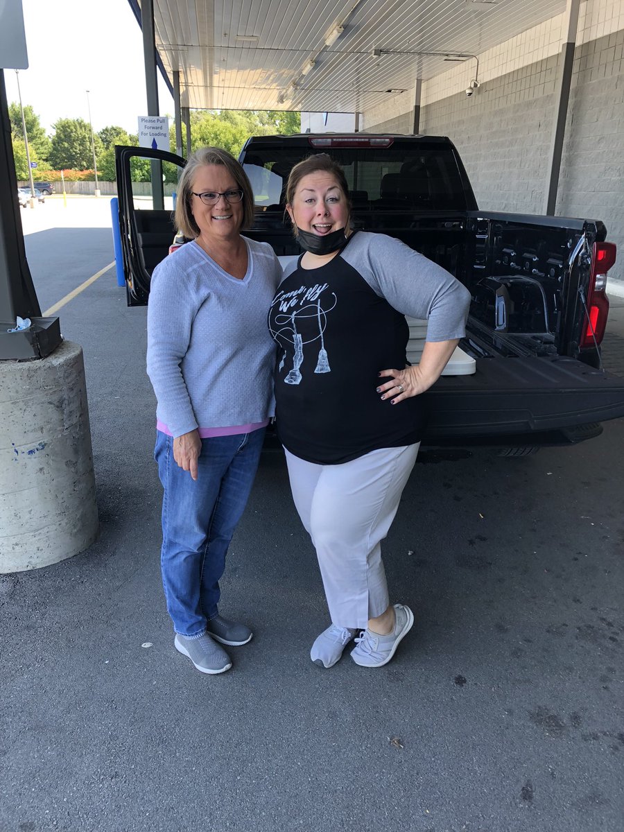 ROEofficeMick's tweet photo. I get by with a little help from my friends… thank you Lucy! @RobeyRockets got new replacement tables. I couldn’t have done it without my friend @lpleak  #twogirlsandatruck #wearewayne #foreverfriends #sheisstillwayne https://t.co/rmEJDATm4V