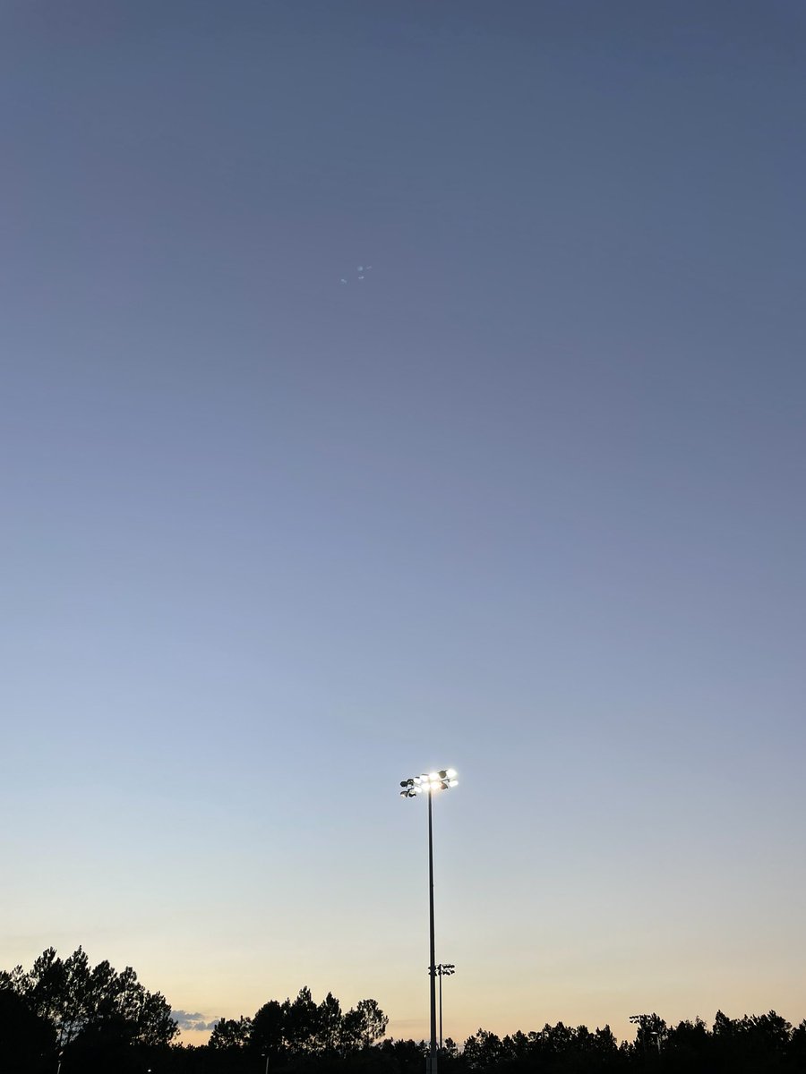 LostInabook1's tweet photo. #FridayNightLights #soccer style. #imold #whenisbedtime https://t.co/Xf4mVZDir4