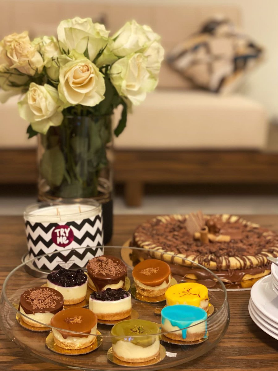cheatsweets_'s tweet photo. مصورتي المفضلة طالبة مني طلبية عشان تصورها بالشكل الحلو هذا ❤️❤️❤️❤️ https://t.co/zFBX4IXR7D